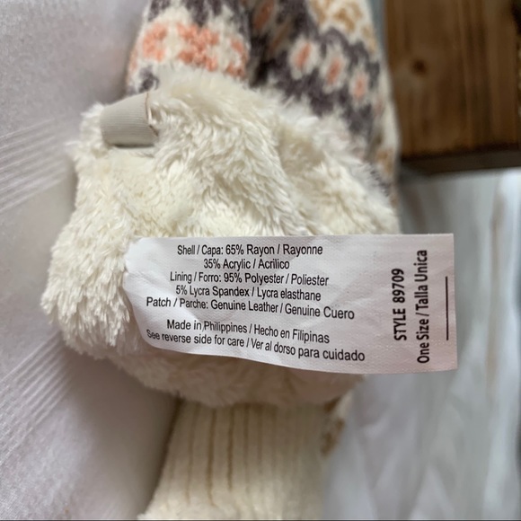 SOLD—Super Soft Gloves - Picture 5 of 5